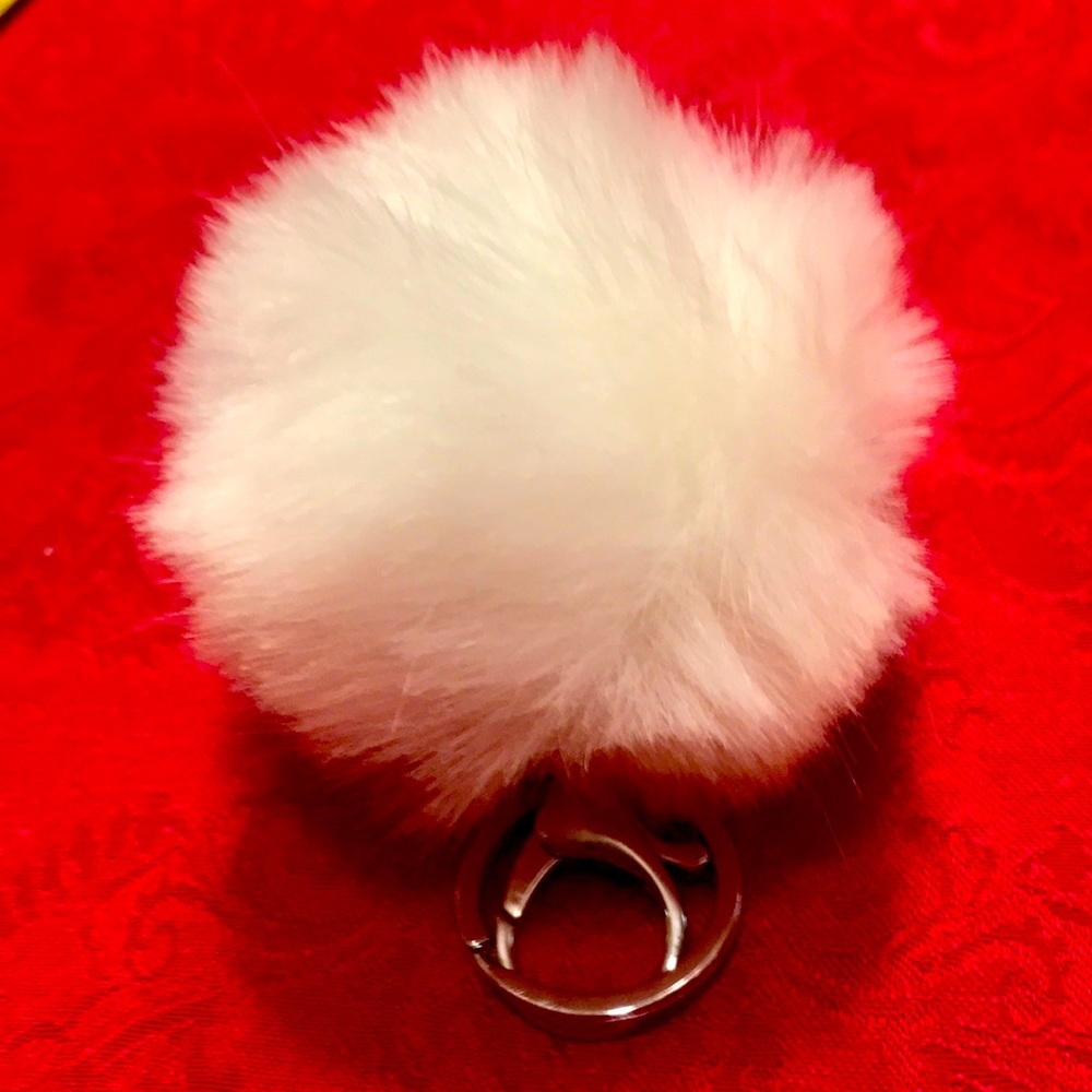 Fun White Fur Ball Key Chain - Picture 1 of 2